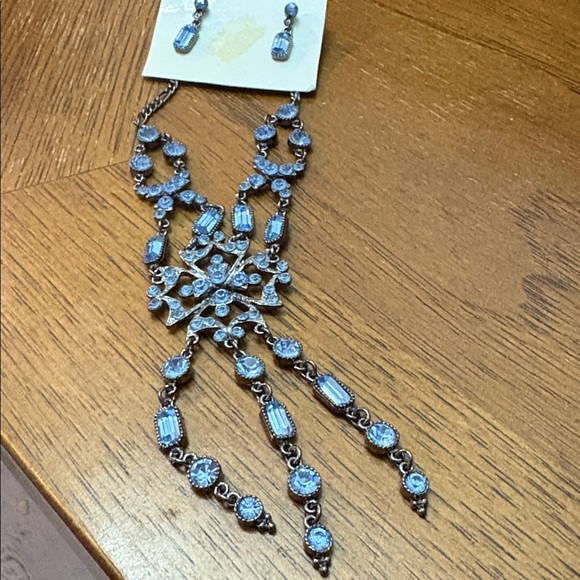 Beautiful Blue 2 PC  Chandelier Necklace and  Earring New Loaded Glitz - Picture 10 of 13